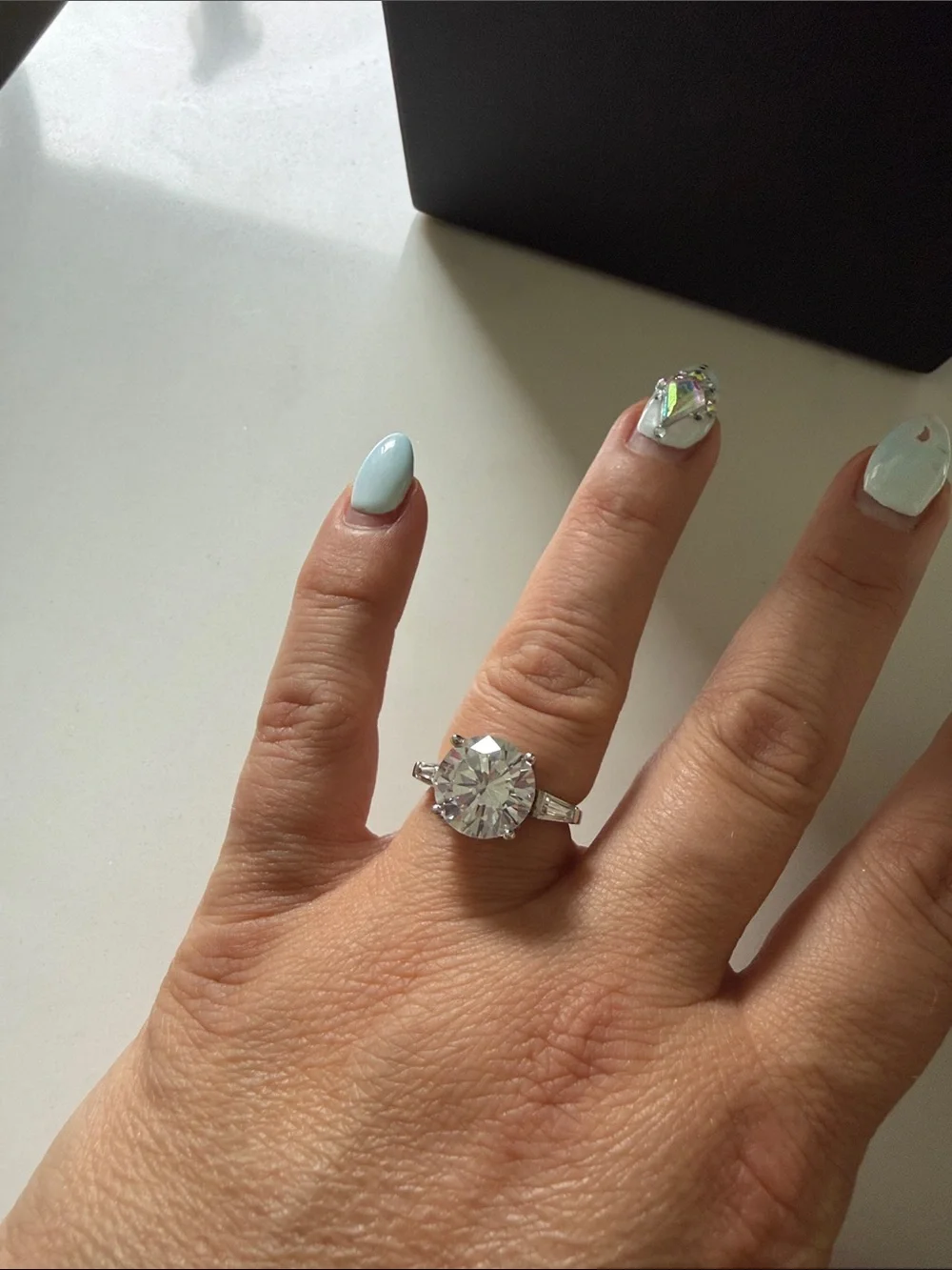 Classic Solitaire Round-Cut Engagement Ring in Silver Cubic zirconia size 7